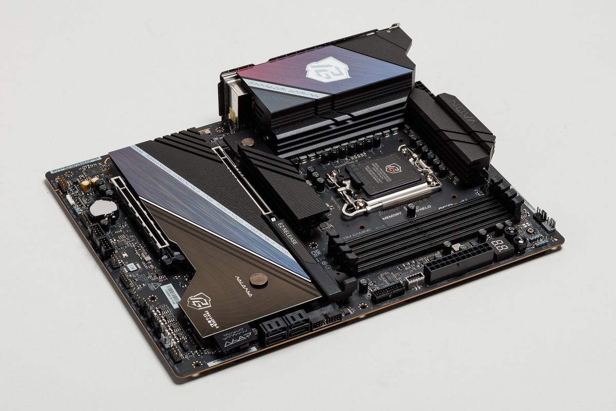 インテル 200S ブーストでゲーミング性能が上がるって本当？Core Ultra 9 285Kを9800X3Dと比較検証