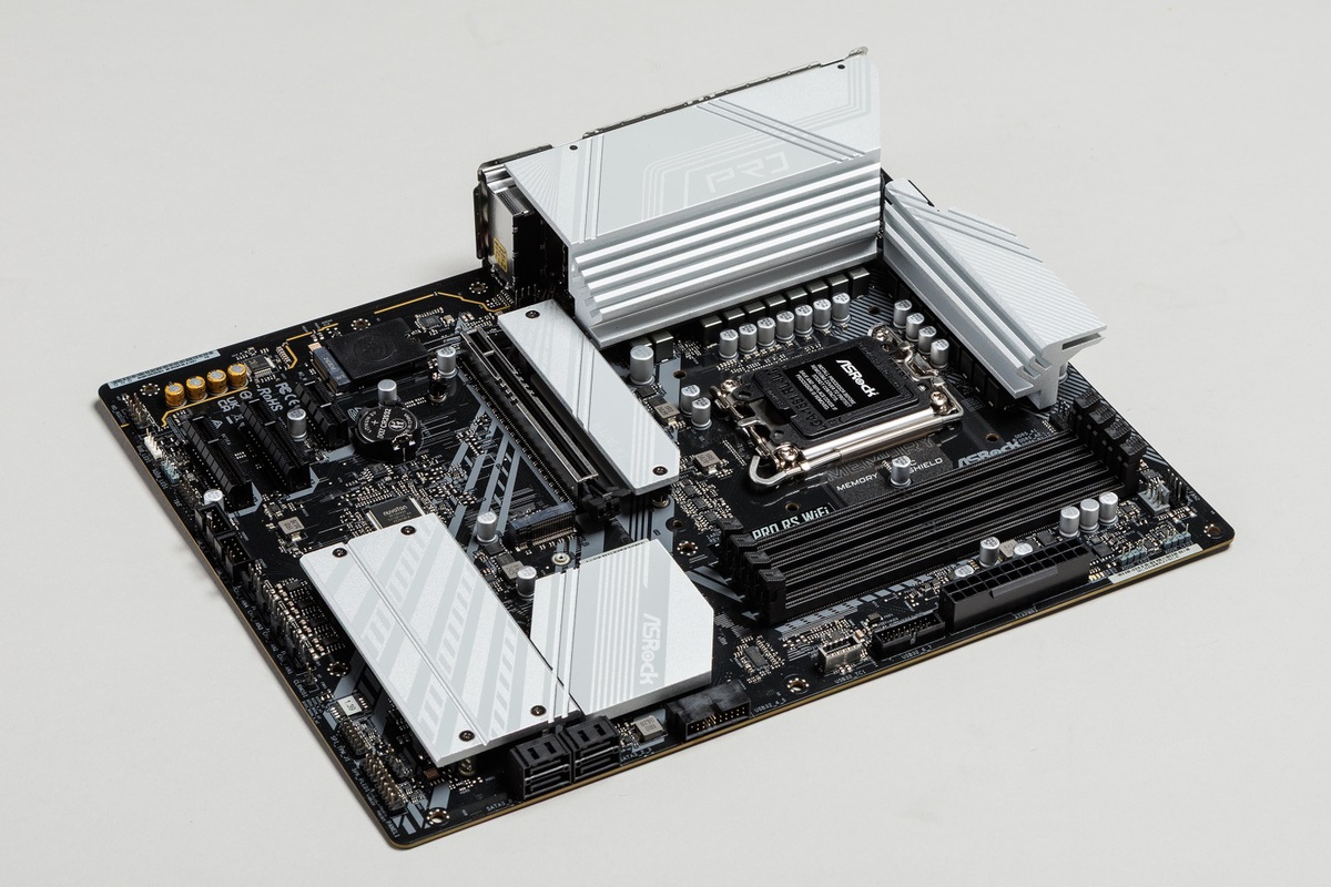 インテル 200S ブーストでゲーミング性能が上がるって本当？Core Ultra 9 285Kを9800X3Dと比較検証