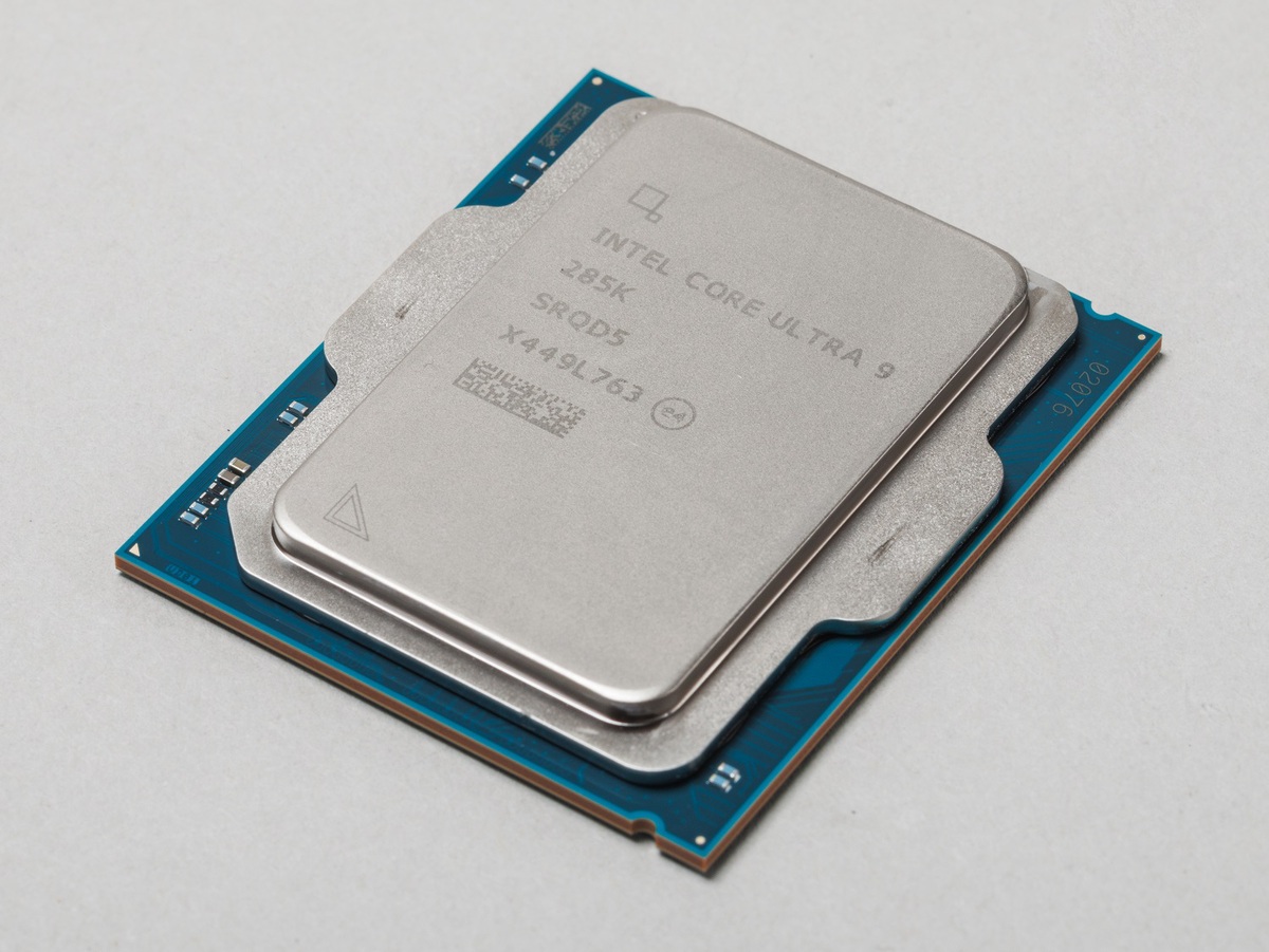 インテル 200S ブーストでゲーミング性能が上がるって本当?Core Ultra 9 285Kを9800X3Dと比較検証