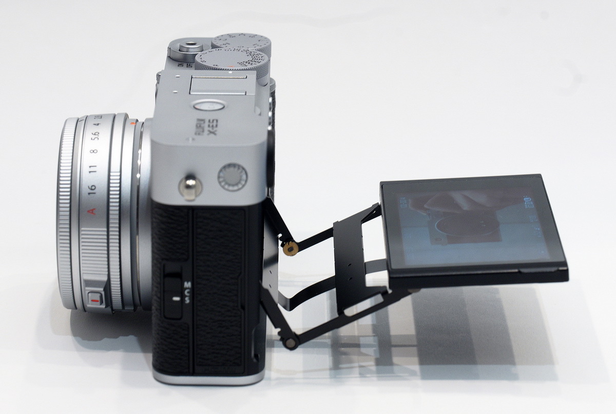 富士フイルムが「X-E5」発表
