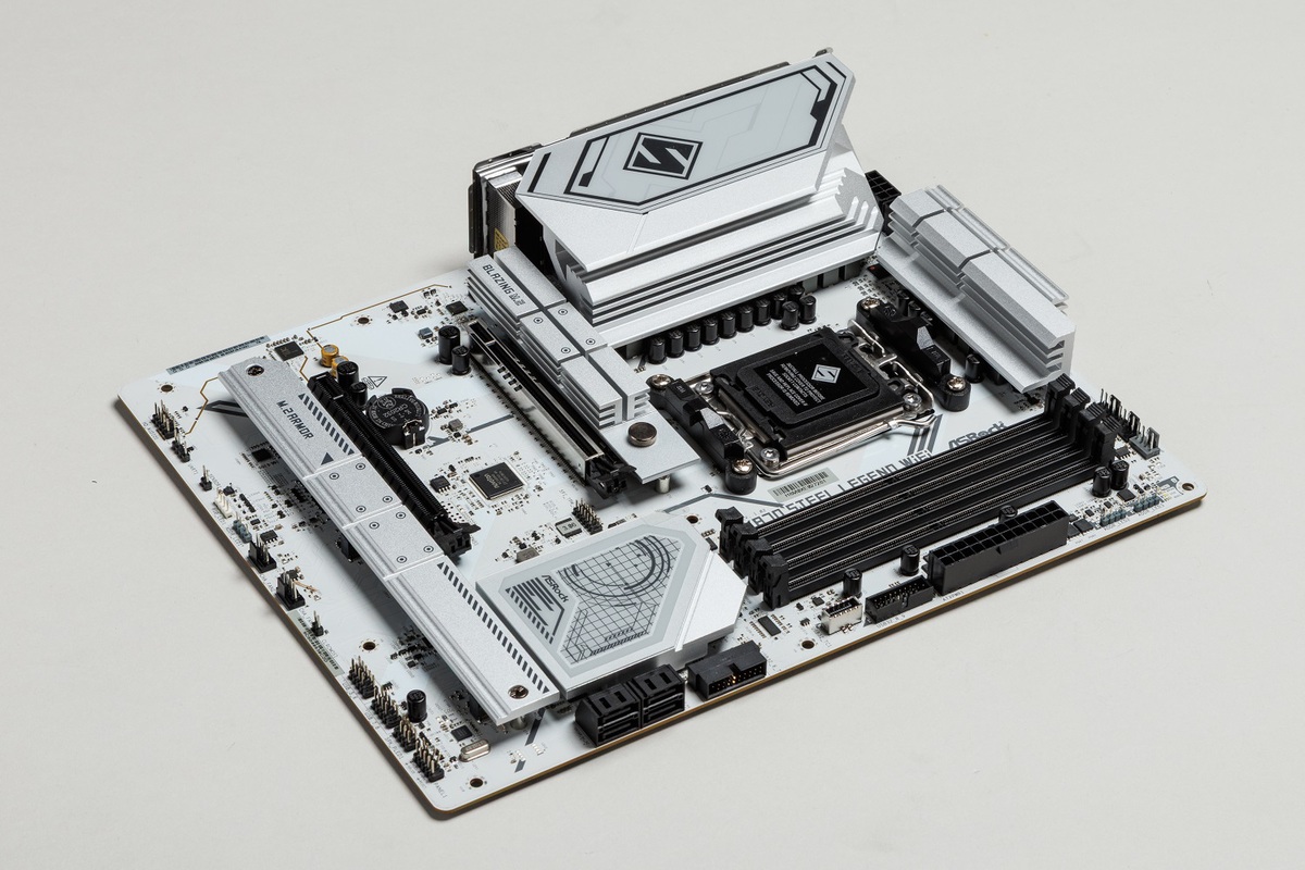 インテル 200S ブーストでゲーミング性能が上がるって本当?Core Ultra 9 285Kを9800X3Dと比較検証