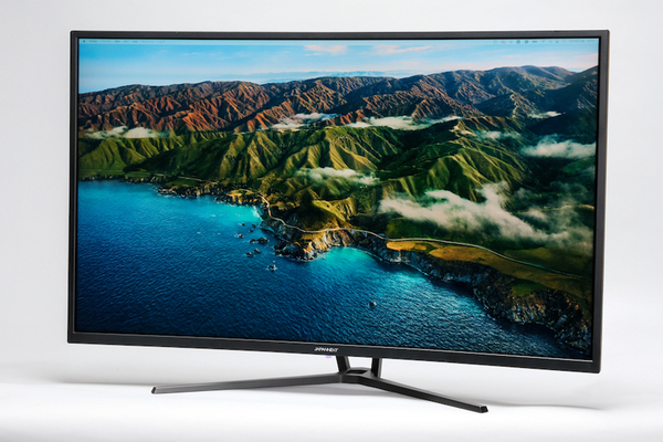38.5型×WQHD×曲面、これって希少なディスプレー。没入感あるゲーム体験