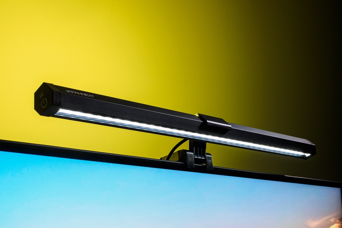 最安は約8000円！目が超悪い編集者が使ってわかったお手頃ディスプレーライト4製品の実力