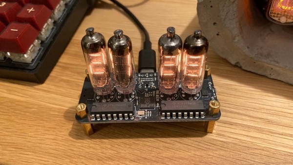 ヌミトロン管時計