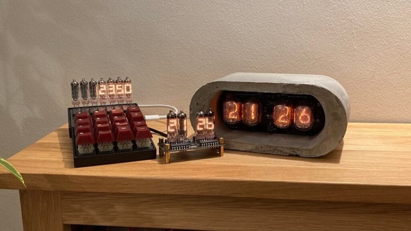 ニキシー管時計とヌミトロン管時計、電卓