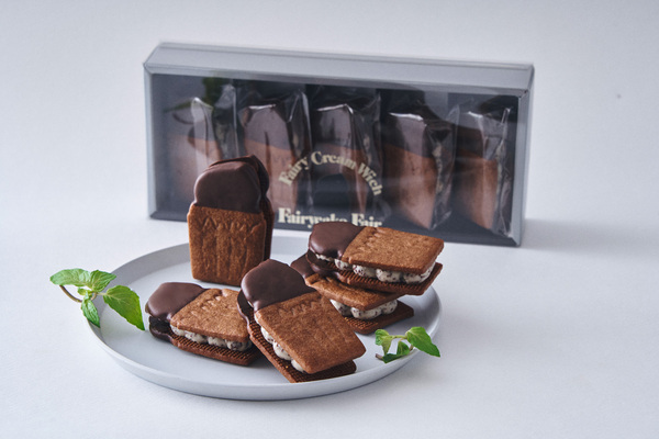 「フェアリーケーキフェア」の「フェアリークリームウィッチ チョコミント生バターサンド」