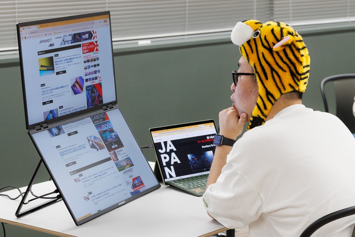 未体験の超没入感!23.8型2枚で1920×2160ドットのモバイルディスプレー、100HzでUSB給電も