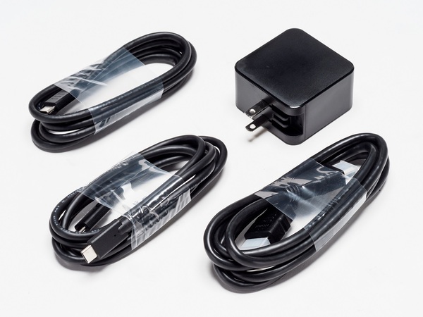 未体験の超没入感!23.8型2枚で1920×2160ドットのモバイルディスプレー、100HzでUSB給電も