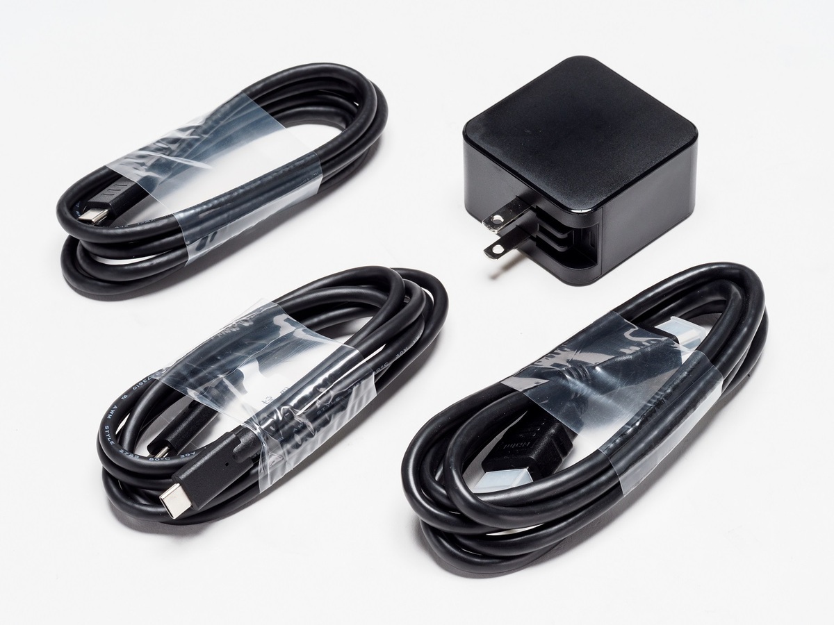 未体験の超没入感！23.8型2枚で1920×2160ドットのモバイルディスプレー、100HzでUSB給電も