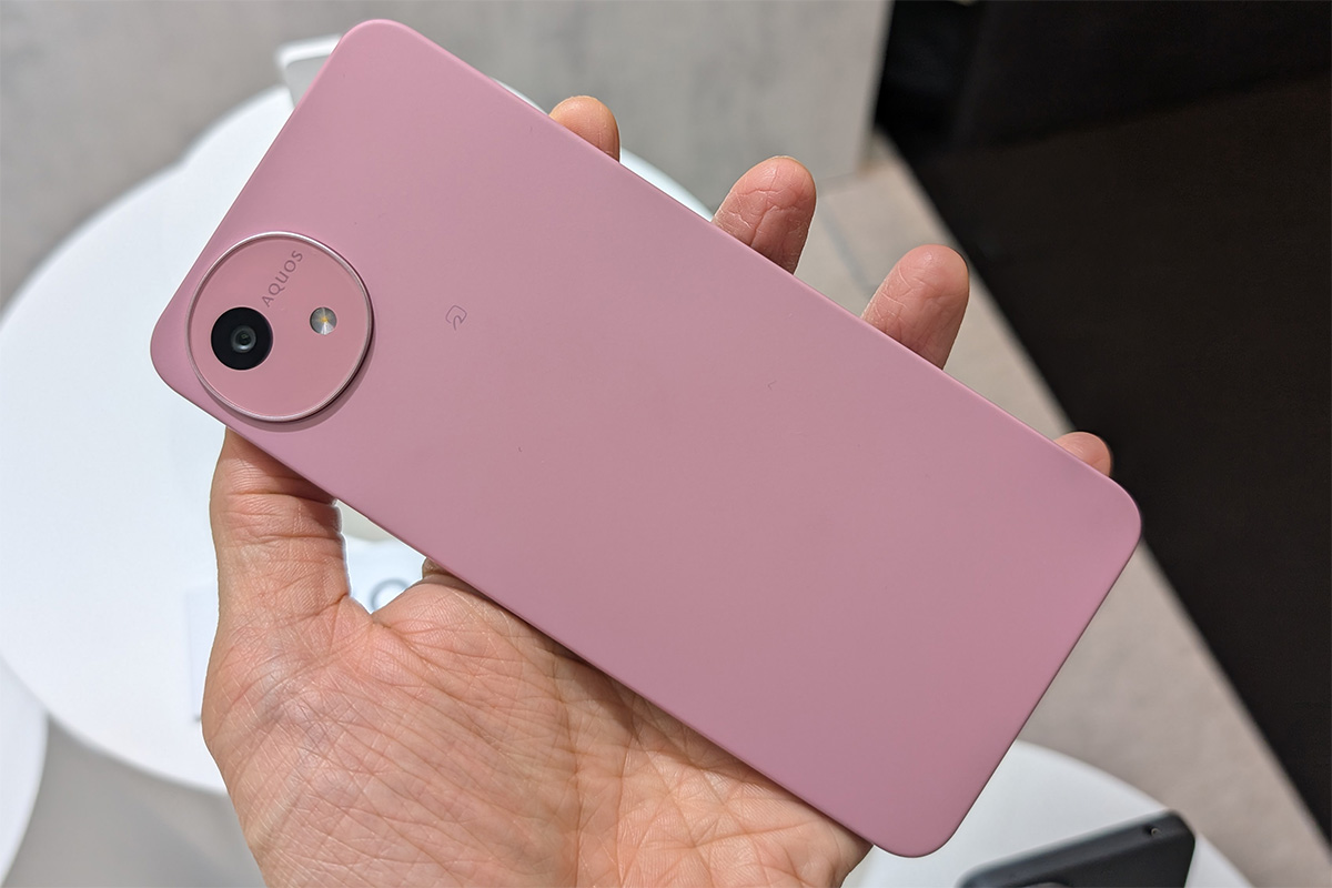 「AQUOS wish5」は3万円台でこんなに多機能でいいの？ ってくらい使い勝手が良くて驚き！ カラバリもイイ