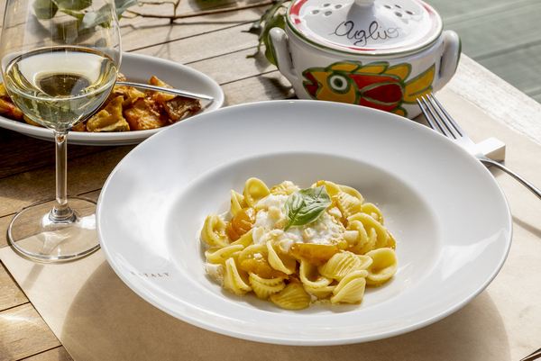 オレッキエッテ イエローダッテリーノとストラッチャテッラソース