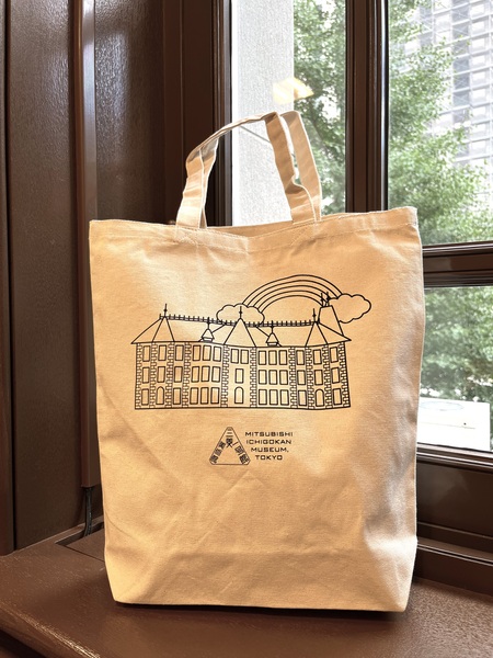 「美術館デビュー応援キャンペーン」でもらえるオリジナルトートバッグ