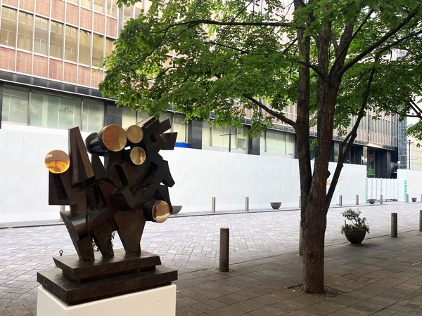 ウンベルト・マストロヤンニ《幸運の木》1978年