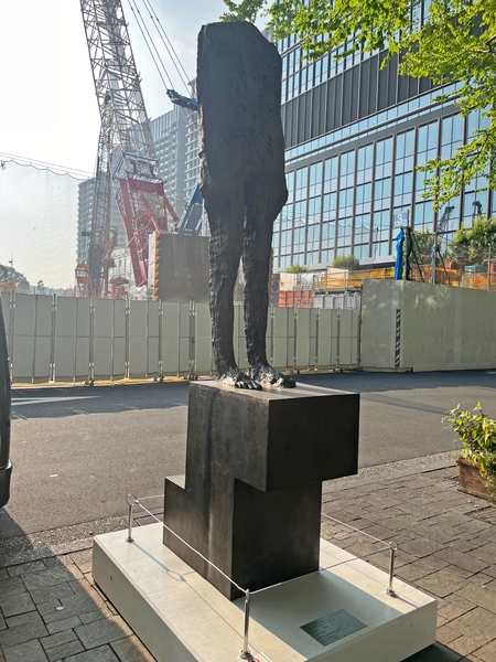 マグダレーナ・アバカノヴィッチ　《群衆の一人》1992年