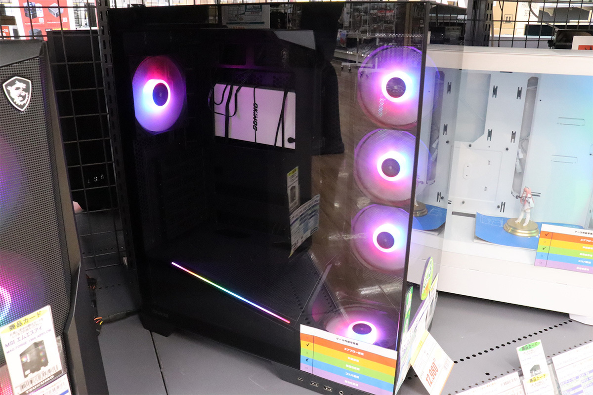 ASCII.jp：光りまくりでお手頃！ ARGBファンを5基搭載しながら価格も 