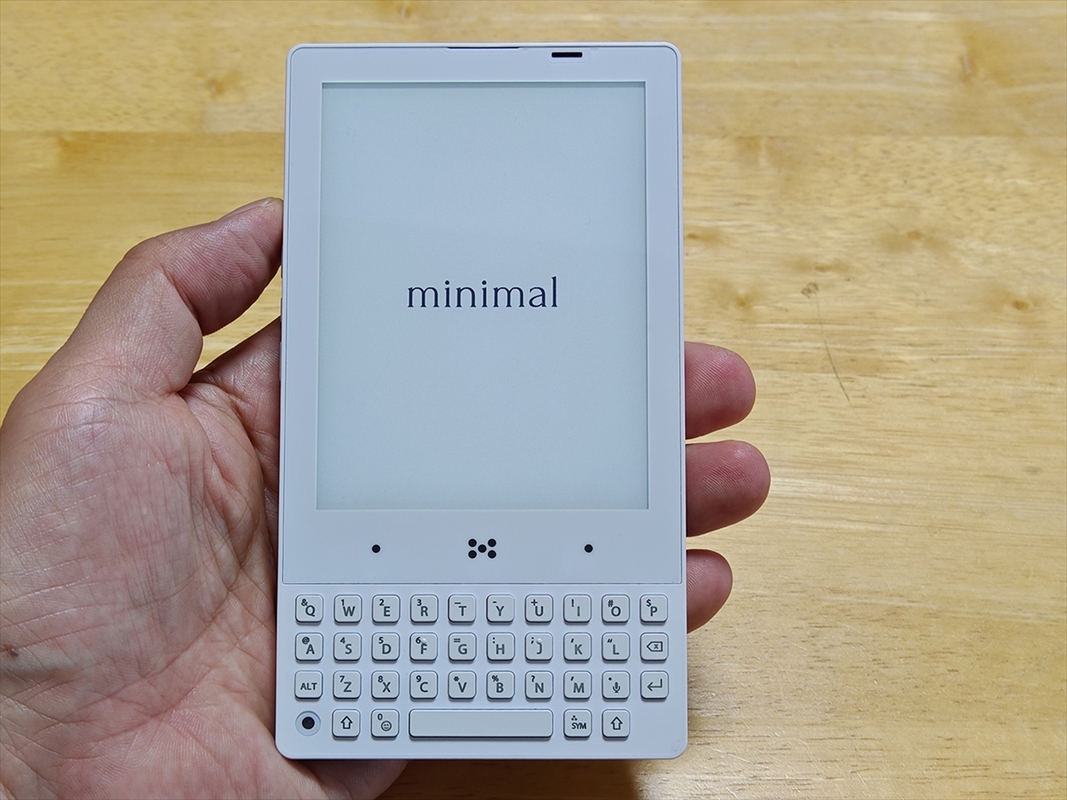 minimal phone QWERTYキーボード搭載スマートフォン 本体 物理QWERTYキーボードと電子ペーパー搭載スマホが出荷開始！一般