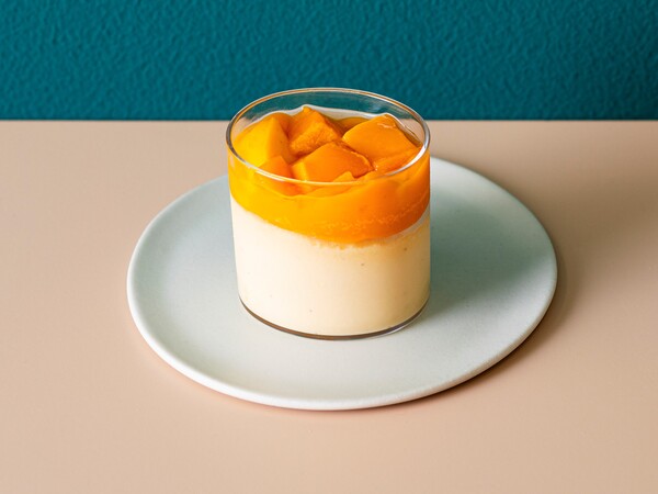 「ごろごろ果実　マナツのフルーツ。」フェアの「Mr. CHEESECAKE Petit Classic with Mango」