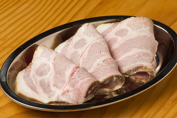 肉の旨味と甘味が抜群の「高座豚」