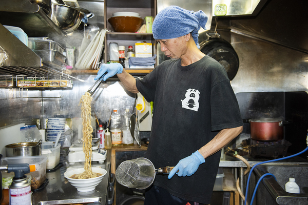 店主の片山晃生さん