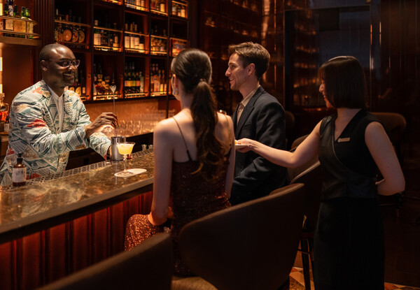 ォーシーズンズホテル東京大手町のバー「VIRTÙ（ヴェルテュ）」