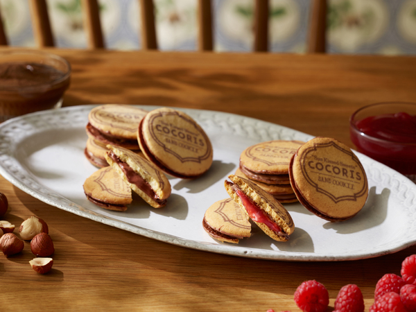 COCORISの『サンドクッキー「ヘーゼルナッツと木苺」』