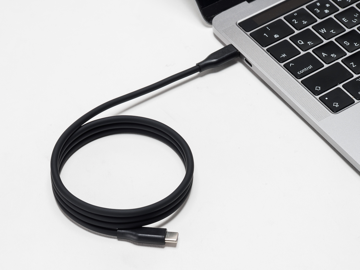 ストレスフリー!ケーブルが絡まないマグネットUSBケーブル