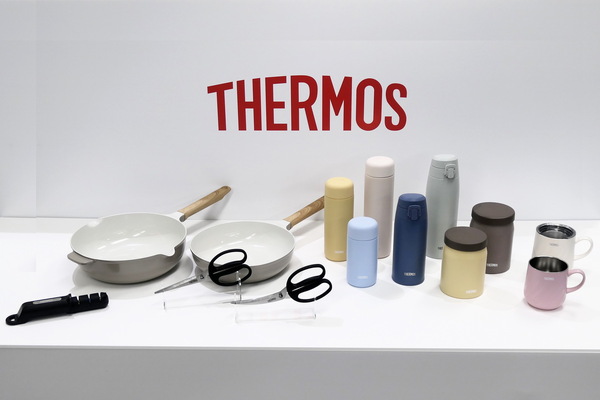 サーモスがセラミックコーティングの水筒を発表