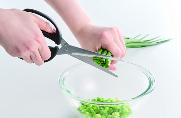 サーモスがセラミックコーティングの水筒を発表