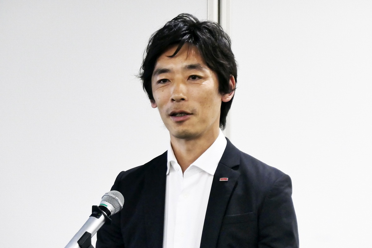 サーモスがセラミックコーティングの水筒を発表