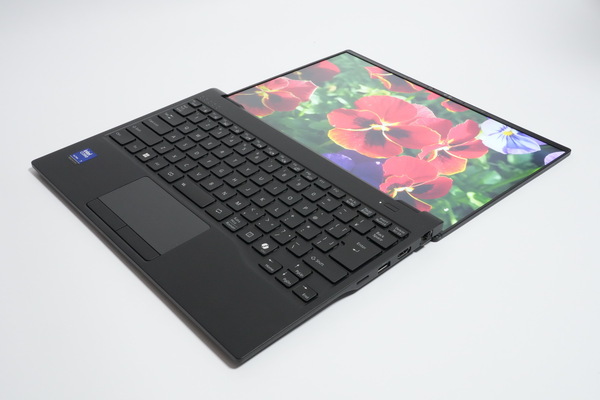 世界最軽量のCopilot+PC=「FMV WU1-K1」実機レビュー