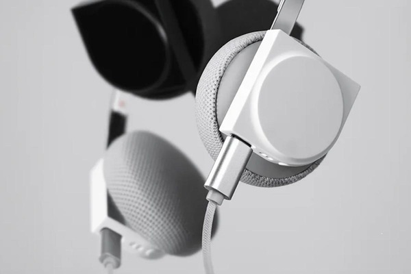 これは欲しくなる！ 新しさとほどよいレトロ感が調和したkm5の軽量