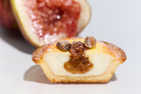 「BAKE CHEESE TART」の「焼きたてタルト いちじくチーズ」