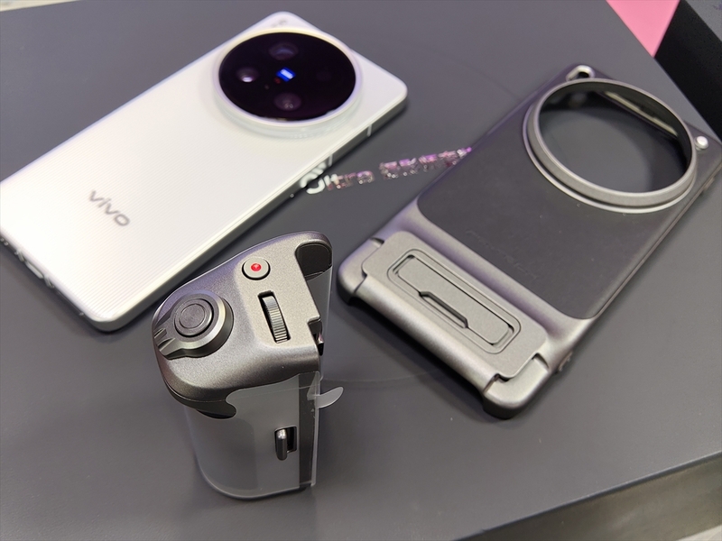 外付け望遠レンズ対応！ 最強級カメラスマホ「vivo X200 Ultra」を試す