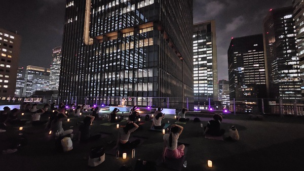 丸の内のナイトライフスポット「丸の内YOGA」