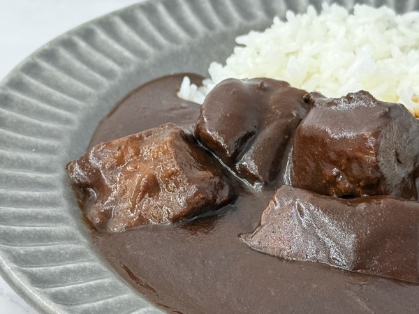 特製 ほぼ！牛タンデミグラスカレー 山椒入り