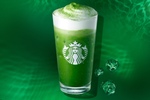 これは飲む！スタバ新作「涼み 抹茶 ムース ティー」は“ほろ苦”すっきり系