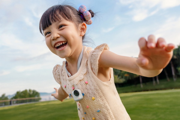 Insta360がアクションカメラ「Go Ultra」を発表