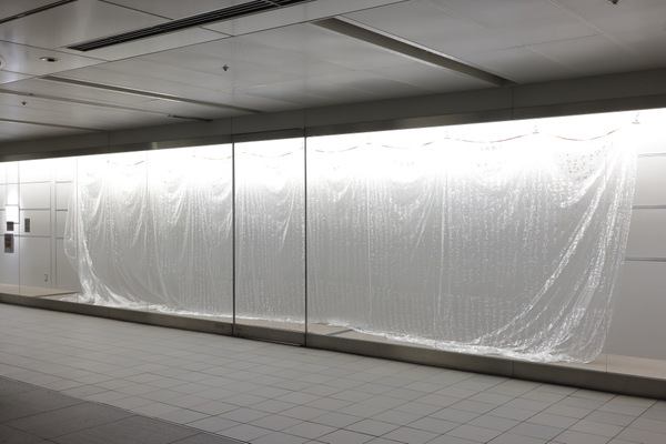 アートアワードトーキョー丸の内2024グランプリ受賞作品　高田マル「こわれながらうまれる（間違った言葉）」