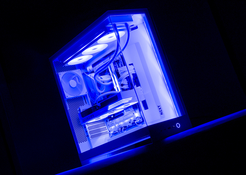 NZXTの新ピラーケース採用、白で統一しCPUクーラーはLCD液晶とカッコ