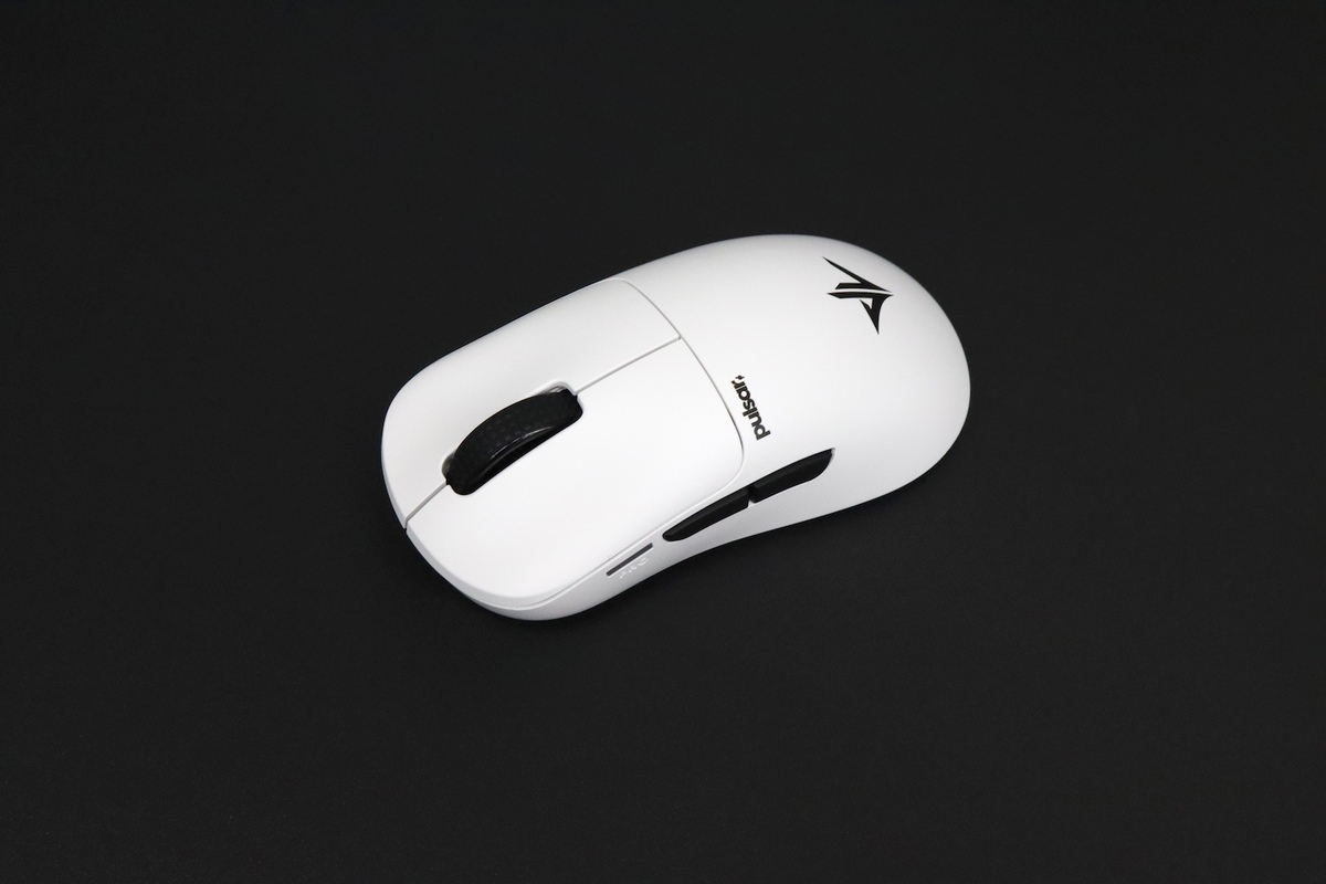 プロの、プロによる、プロのためのPulsarゲーミングマウス（使い