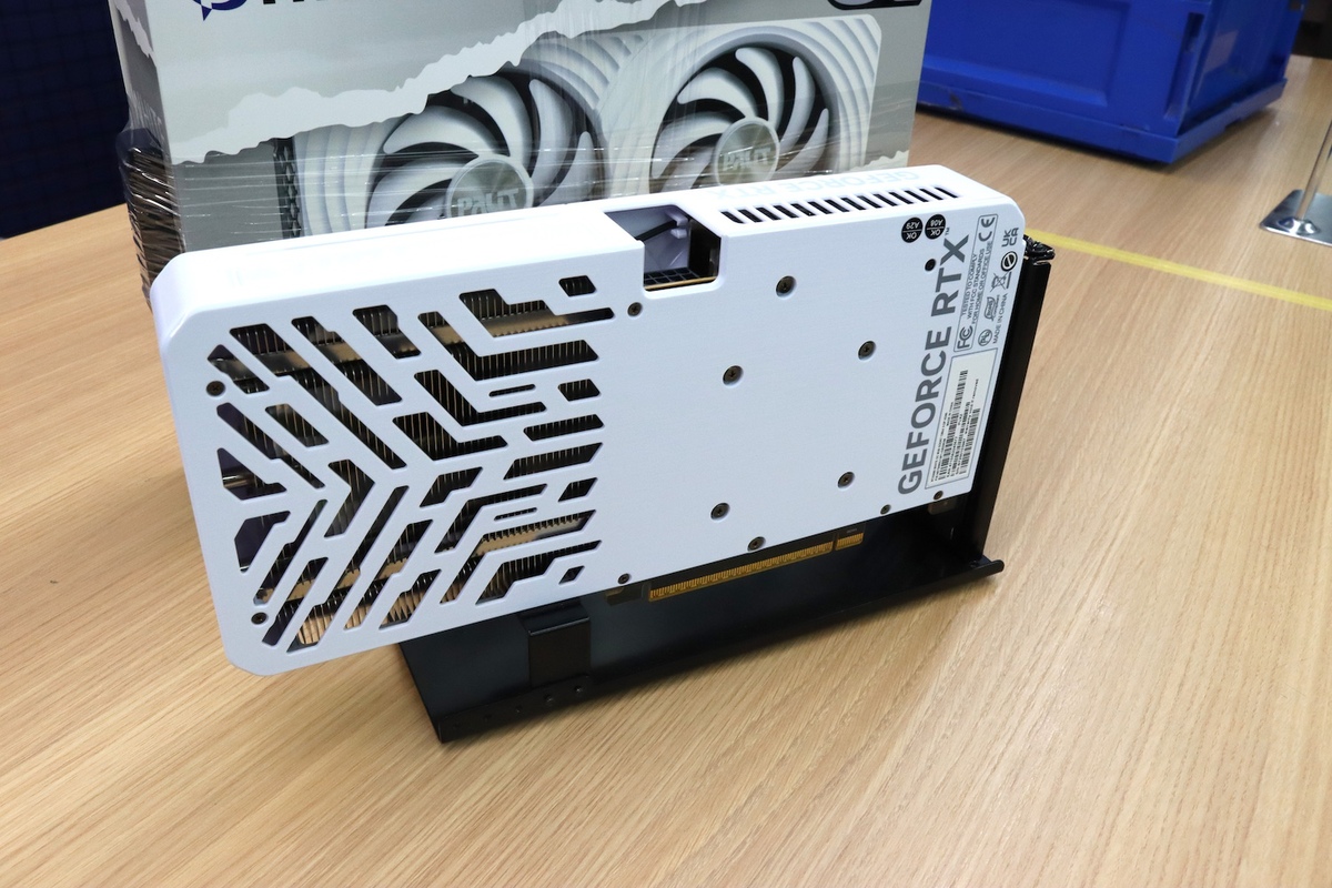 Palit GeForce RTX 5060 White O