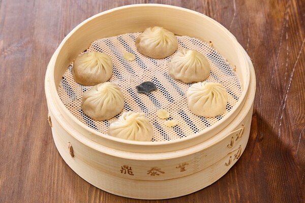 「鼎泰豐」の「黒豚小籠包３種盛り」