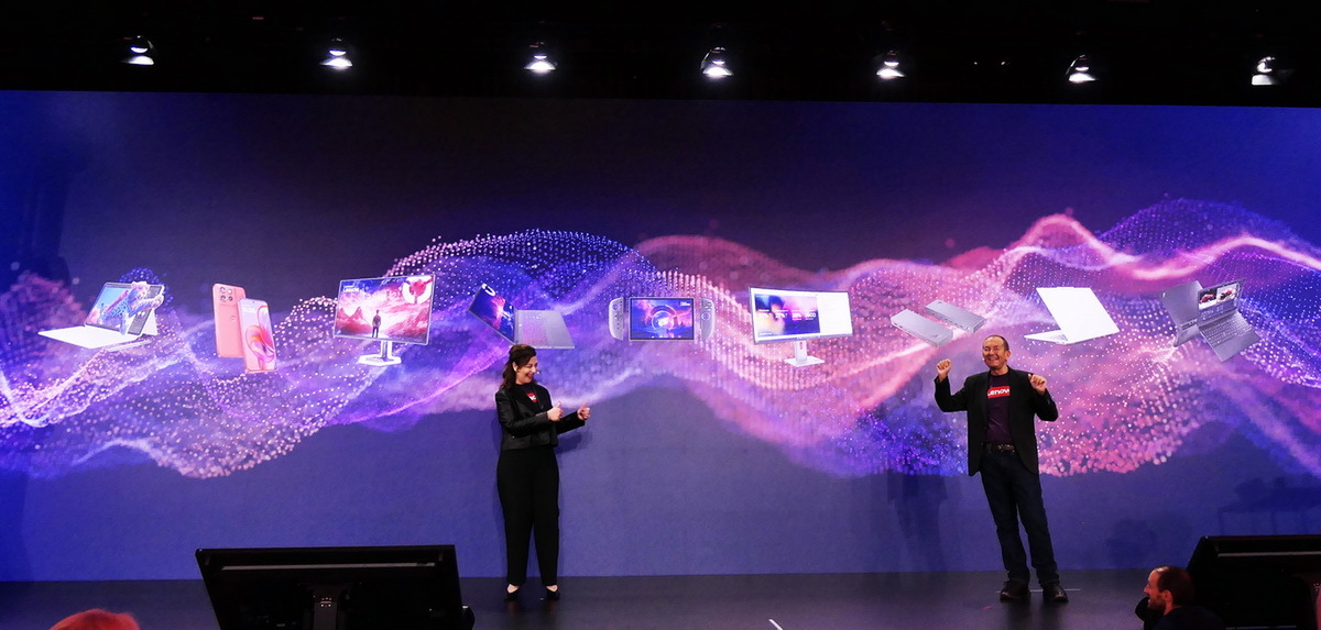 “Lenovoが「Legion