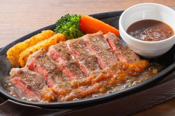 ガスト、999円フェア！希少赤身の「ビーフステーキ」をコスパ販売