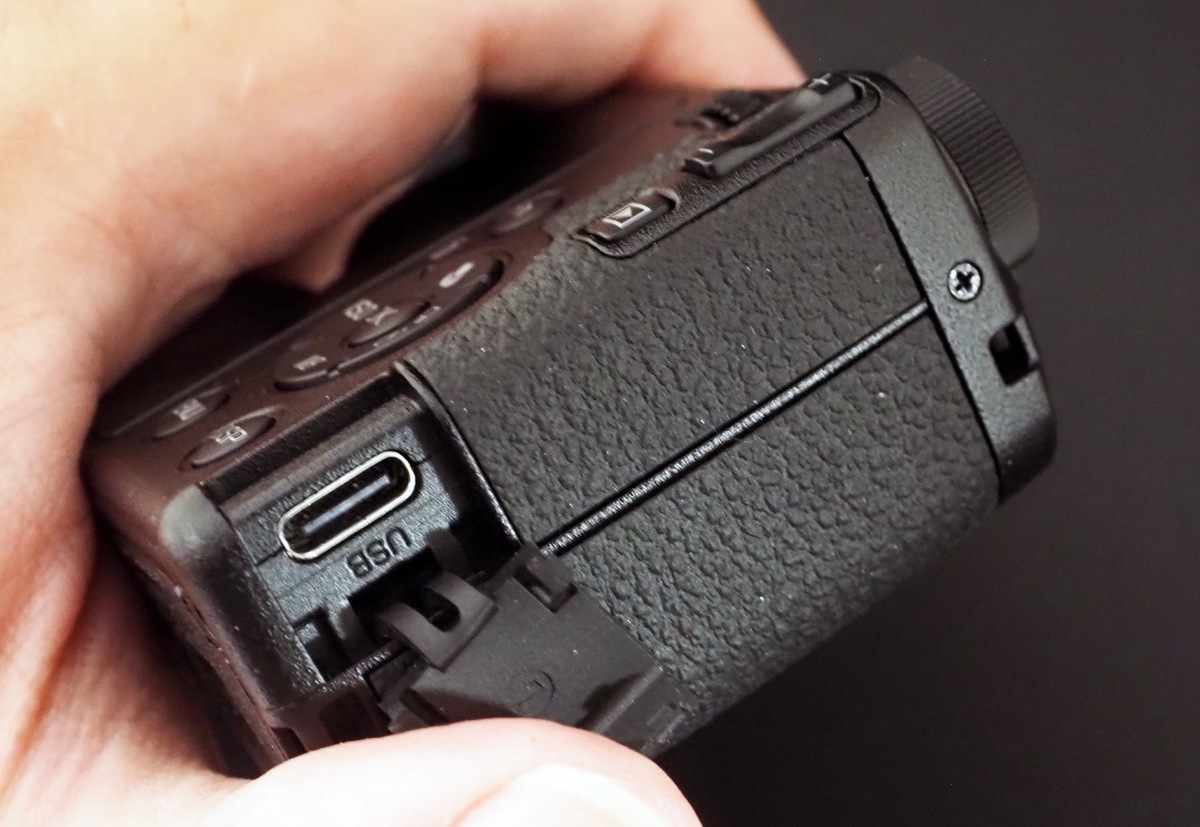 リコー「GRIV」実機レビュー