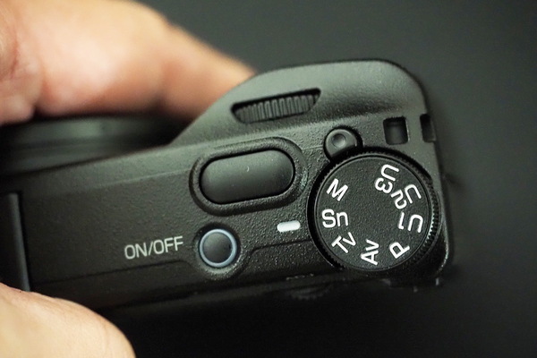 リコー「GRIV」実機レビュー