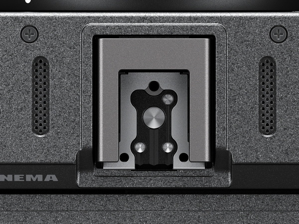 シネマカメラ「ニコン ZR」発表