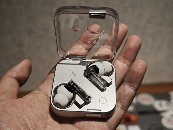 Nothing Ear 3 2025/9発売　試聴のみ スーパーマイク採用「Nothing Ear (3)」2025年9月25日（木）発売