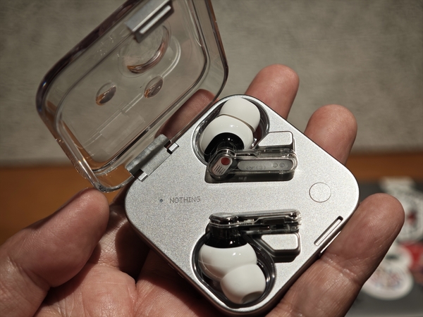 ASCII.jp：スケスケで音が良いNothing「Ear(3)」登場！ 今度は