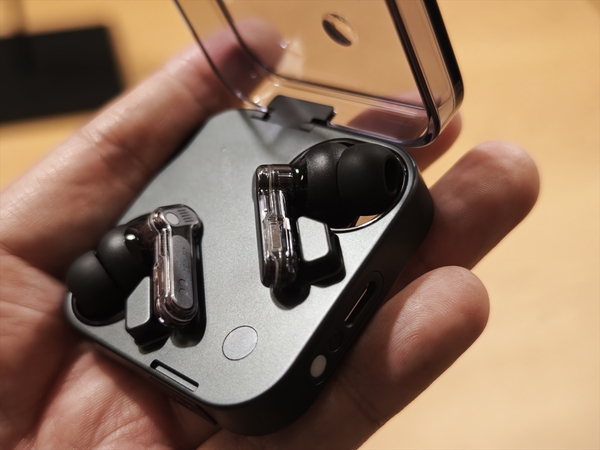 ASCII.jp：スケスケで音が良いNothing「Ear(3)」登場！ 今度は